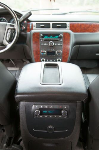 2010 Chevrolet Suburban 1500 LT, Hi-Lo 4x4, HD Trailering Package, image 17