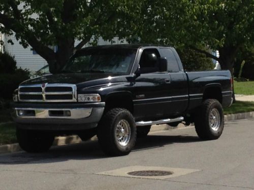 1999 dodge ram 2500 base extended cab pickup 2-door 5.9l
