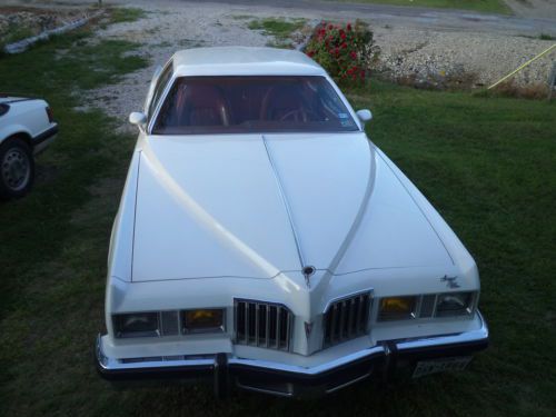 1977 pontiac grand prix base coupe 2-door 5.7l