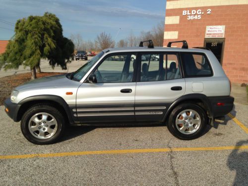 1997 toyota rav4 base sport utility 4-door 2.0l 4x4 sunroof great runner!!!