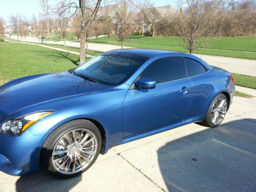 2012 infiniti g37s hard top convertible , like new , 13k miles