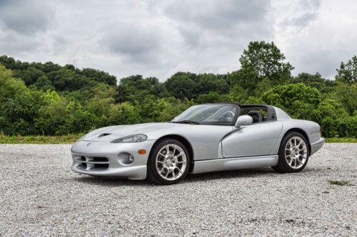 1999 viper rt/10, polished srt-10 wheels, 14k original miles, hardtop