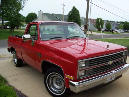 1984 Chevy C10 Short Bed, image 2