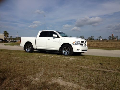 2011 dodge ram 1500 4x2 sport crew cab pick up truck