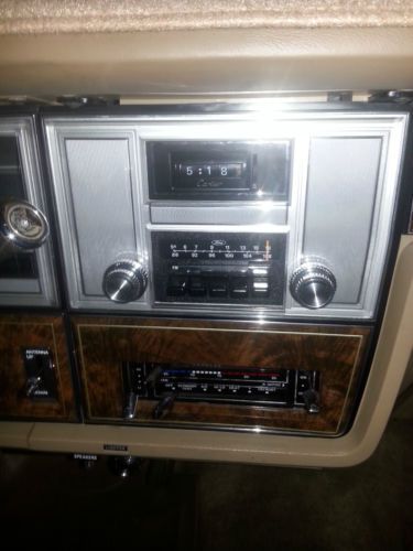1978 Lincoln Continental Base Hardtop 4-Door 7.5L, image 10