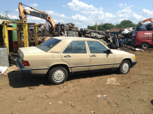 Maybach mercedes-benz 190 series 1984 car working 4 door yellow brown interior