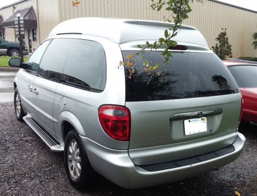 2002 chrysler town &amp; country ex wheelchair handicap minivan van