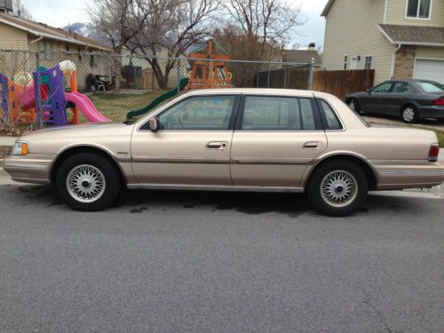 1992 lincoln continental signature sedan 4-door 3.8l