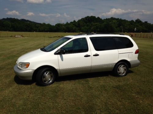 2000 toyota sienna - good family vehicle!