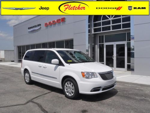 2014 chrysler town & country touring