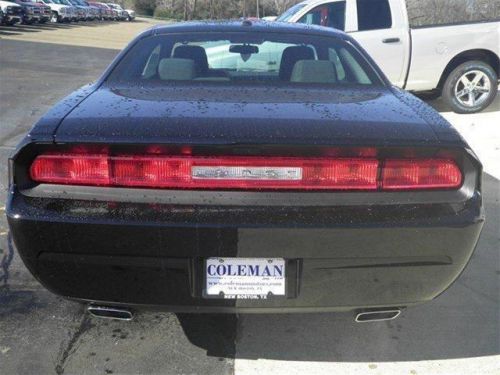 2014 dodge challenger sxt