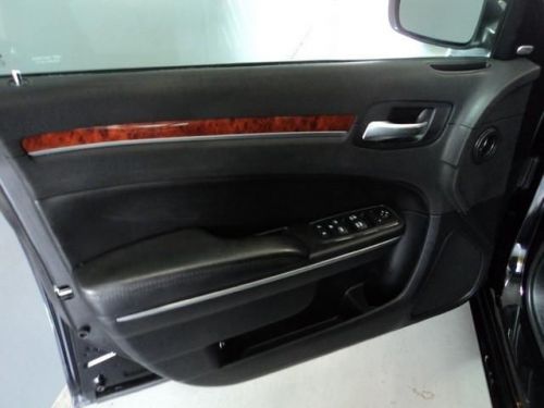 2012 Chrysler 300 Limited, image 2