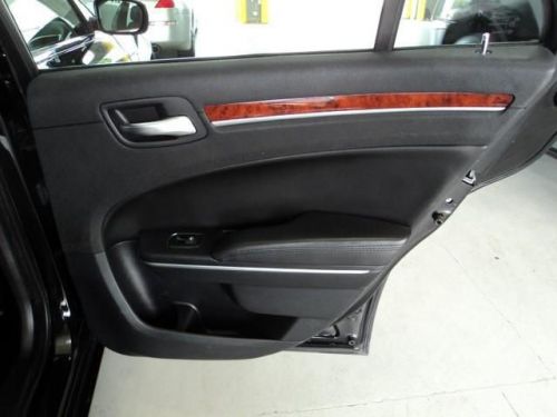 2012 Chrysler 300 Limited, image 7