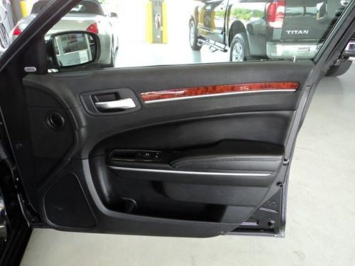 2012 Chrysler 300 Limited, image 11