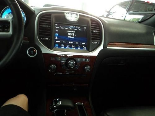 2012 Chrysler 300 Limited, image 16