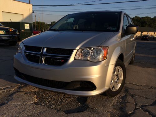 2012 dodge grand caravan - stow n&#039; go - clean - low miles - no accidents