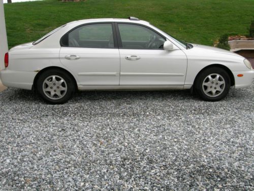 2001 hyundai sonata gls sedan 4-door 2.5l