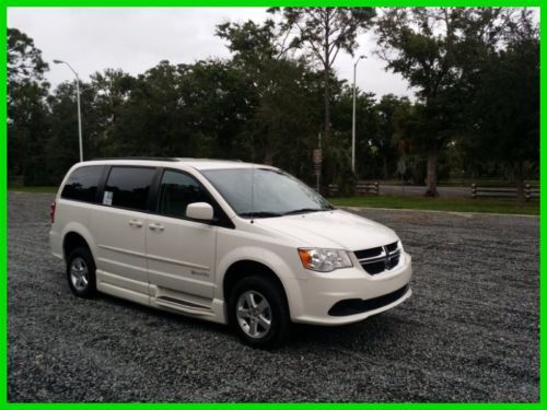 2011 grand caravan, wheelchair van, handicapped van, braun ability, no reserve!