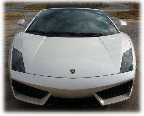 2010 lamborghini gallardo lp560-4 spyder convertible 2-door 5.2l under 3000 mls.