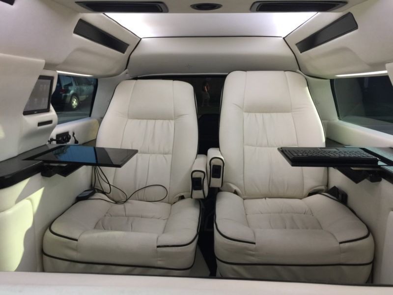 2007 chevrolet suburban white interiorblack oak bartops