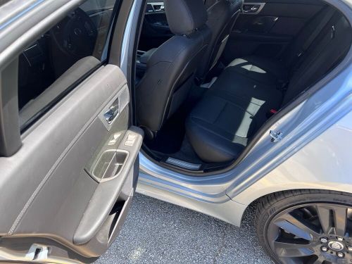 2010 jaguar xf r