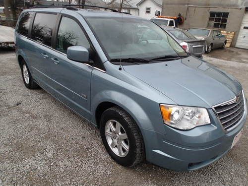 2008 chrysler town and country touring, dual dvd, leather, salvage, drives, van