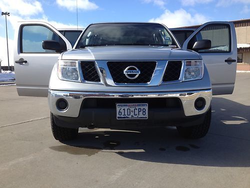 2007 nissan frontier se crew cab pickup 4-door 4.0l carfax certified! no reserve