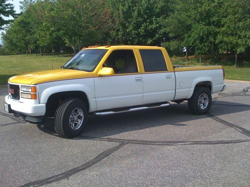 Gmc 2500 crew cab 4wd no reserve