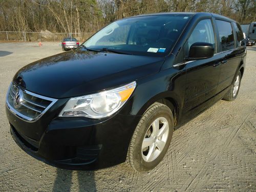 2010 volkswagen routan se minivan 2 tvs, navigation salvage minor dam no reserve