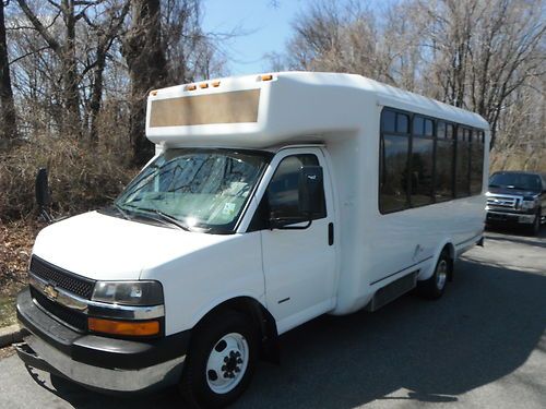 08 chevrolet express cutaway duramax diesel airport shuttle  bus 14 passenger