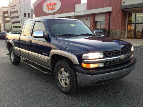 **beat the auction sale**low reserve**4wd 4x4 extended cab z71 off road cloth