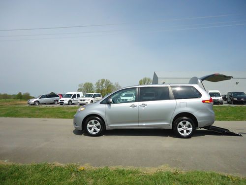 2012 toyota sienna wheelchair/handicap ramp van rear entry conversion