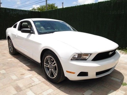 12 ford mustang only 19k miles full warranty very clean florida driven automatic
