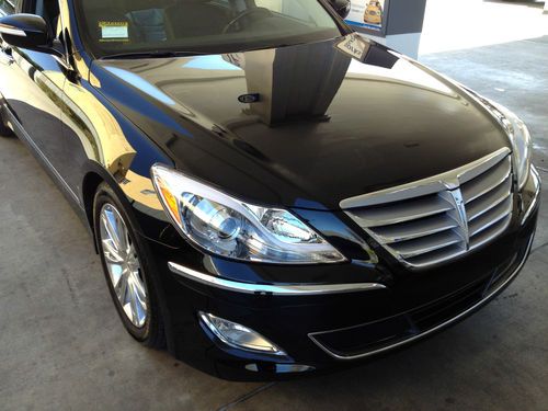 2012 hyundai genesis 4.6 sedan 4-door 4.6l / 20,000 miles / fully loaded super!