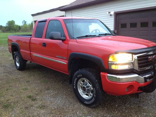 2004 gmc sierra 2500 hd 4x4 with snow plow long bed  new tires