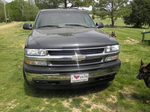 2005 chevrolet suburban 1500 rare metallic grey!