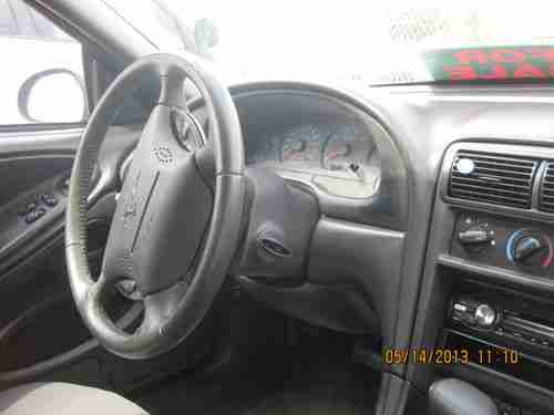 2003 Ford Mustang Base Coupe 2-Door 3.8L, image 6