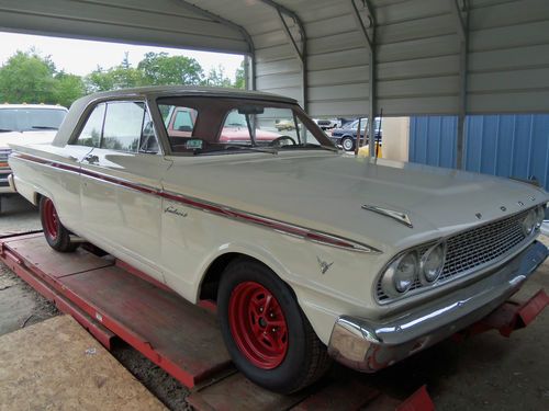 1963 Ford Fairlane, image 2