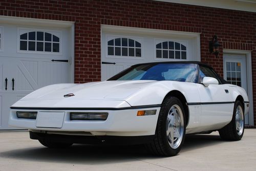 1989 chevrolet corvette base convertible white 2-door 5.7l