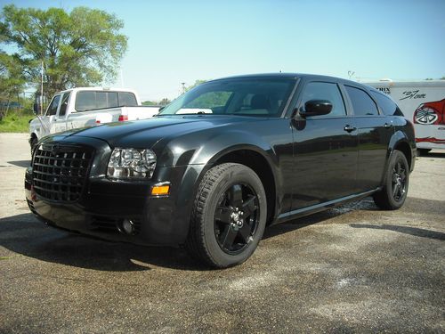 2005 dodge magnum sxt wagon 4-door 3.5l