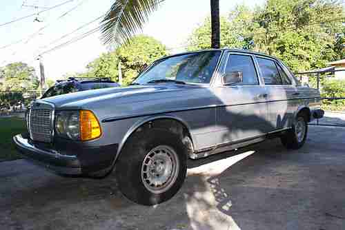 NEW PICTURES W123 Mercedes Benz 300D turbodiesel priced to sell fast, US $4,200.00, image 2