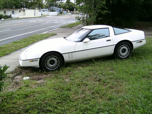 1984 chevrolet corvette hardtop convertible - 117500 miles, chevy 1/2 price