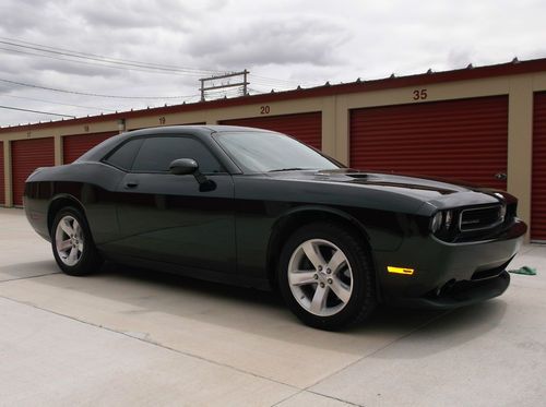 2009 dodge challenger r/t coupe 2-door 5.7l