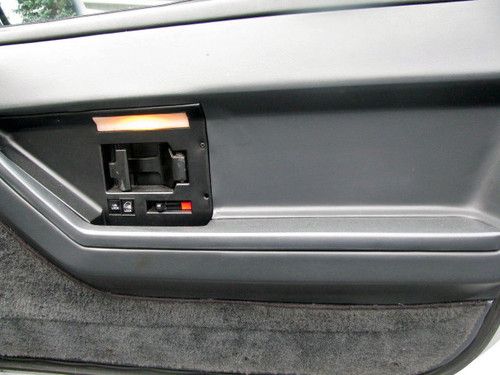 1984 Chevrolet Corvette Silver/Gray Excellent Condition, image 15