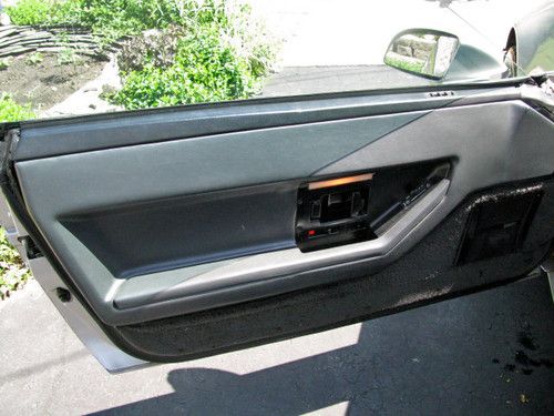 1984 Chevrolet Corvette Silver/Gray Excellent Condition, image 19