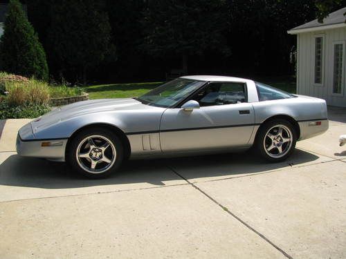 1984 Chevrolet Corvette Silver/Gray Excellent Condition, image 20
