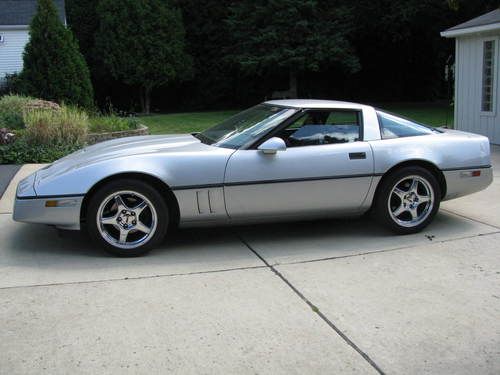 1984 Chevrolet Corvette Silver/Gray Excellent Condition, image 21