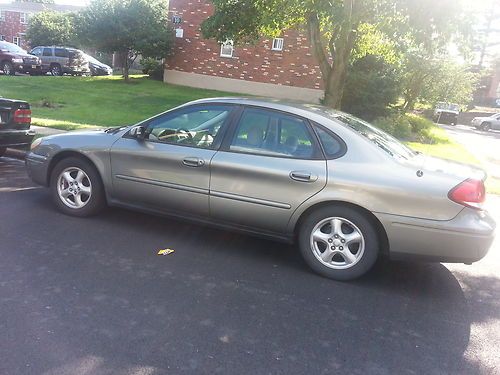 2004 ford taurus se sedan 4-door 3.0l