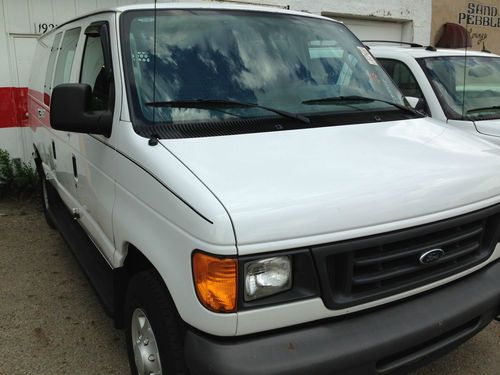 2007 ford e-250. cargo. 90 day warranty. no reserve