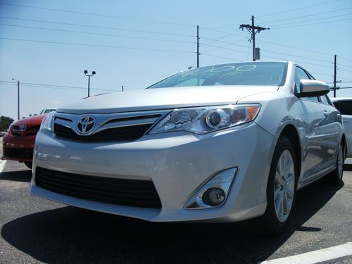 2012 toyota camry xle sedan 4-door 2.5l